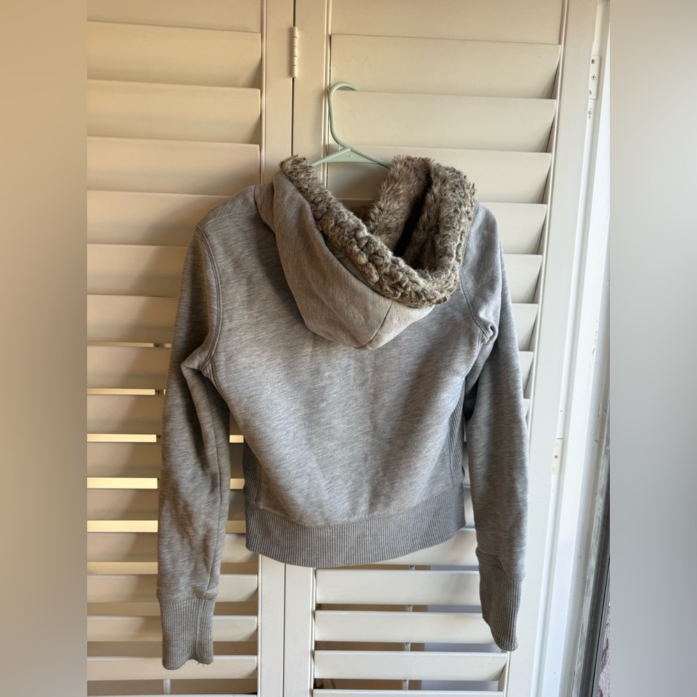 Hollister Light Gray Hoodie with Furry Hood #y2k - Picture 5 of 5